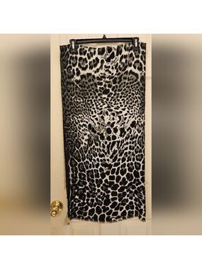 Avenue 9 Black and Gray Animal Print Women's Wrap Scarf